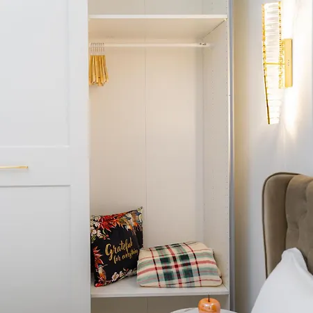 Azabia Luxury - Nest 5 Apartment