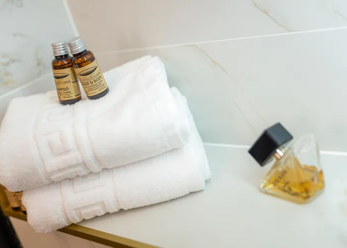 Azabia Luxury - Nest 5 *